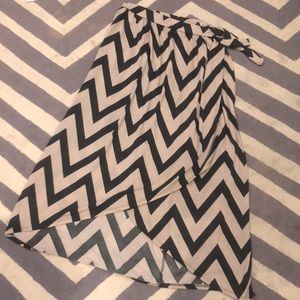 Zig zag pattern wrap skirt